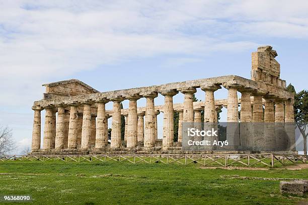 Tempio Di Atena Paestum Italia - Fotografie stock e altre immagini di Antica Roma - Antica Roma, Archeologia, Architettura