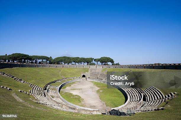 Anfiteatro Pompei Italia - Fotografie stock e altre immagini di Anfiteatro - Anfiteatro, Pompei, Gladiatore