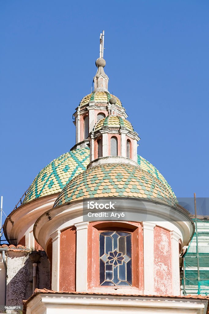 Ceramica cupola di Atrani (costiera amalfitana, Italia - Foto stock royalty-free di Architettura