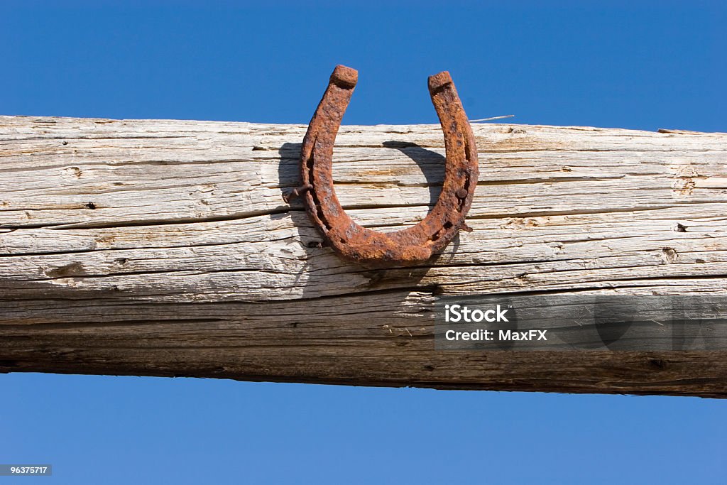 Horseshoe na madeira de Muro - Foto de stock de Abstrato royalty-free