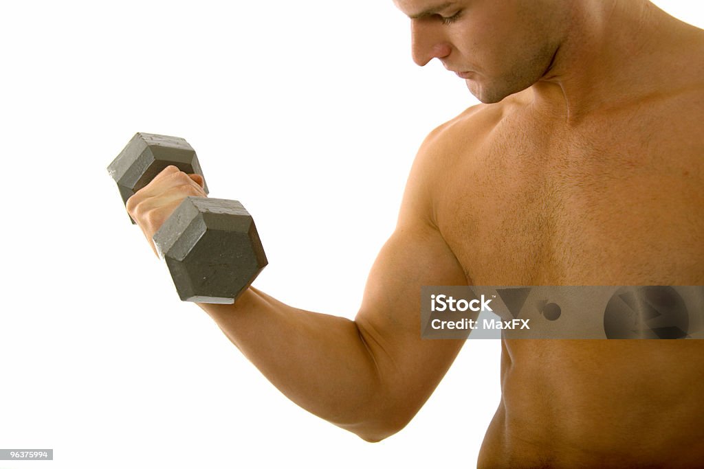 Junger Mann Training mit Gewichten - Lizenzfrei Brustbereich Stock-Foto