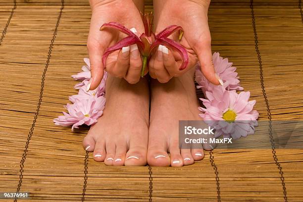 손과 발을 잘 Pedicured 0명에 대한 스톡 사진 및 기타 이미지 - 0명, 꽃 한송이, 네일 살롱