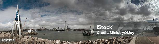 Panorama Di Gosport Ferry - Fotografie stock e altre immagini di Portsmouth - Hampshire - Portsmouth - Hampshire, Tempesta, Acqua