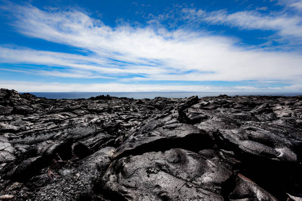 campo de lava de volcán kilauea en el océano pacífico, isla, hawai - judgement day lava landscape ash fotografías e imágenes de stock