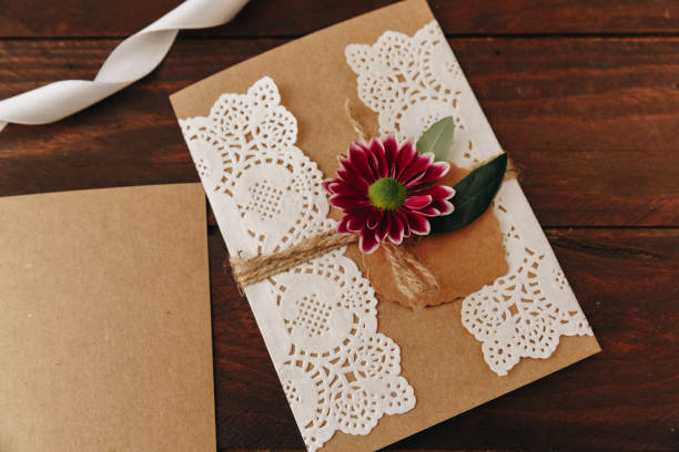 istock Vintage Invitation card with flowers 963831514
