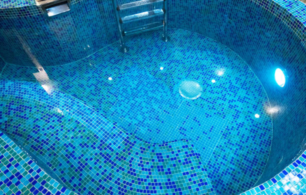 istock Small swimming pool with a bench in the sauna. 963848174