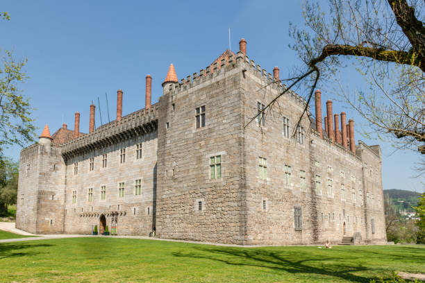 palace of the duques of 브라간사 - duke gardens 뉴스 사진 이미지