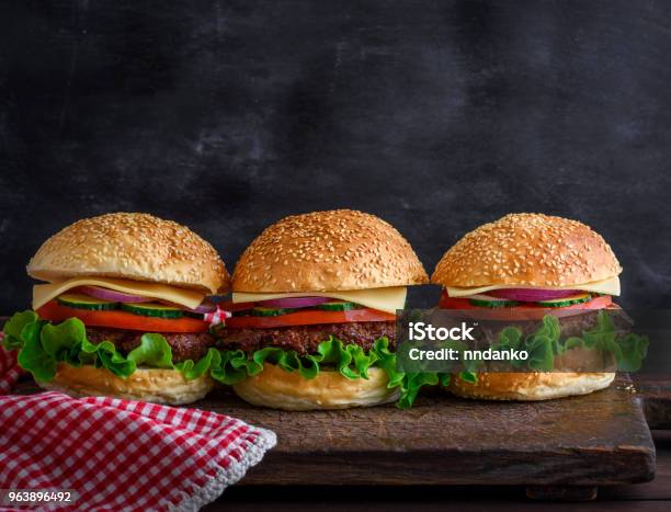 Hamburger With Beef Cheese And Vegetables Stock Photo - Download Image Now - American Culture, Barbecue - Meal, Beef