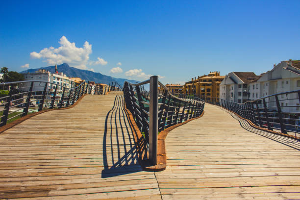 boulevard san pedro de alcantara. - alcantara bridge foto e immagini stock