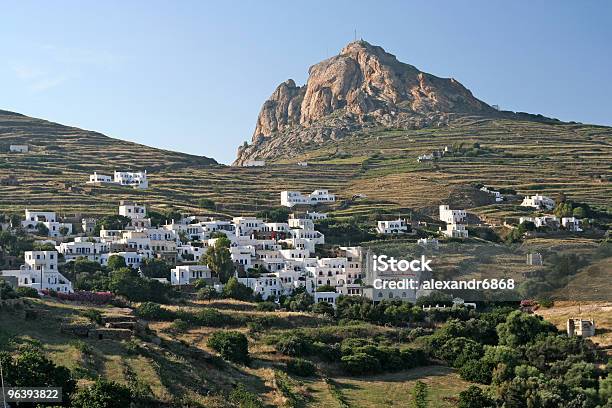 Tinos Ilha Village - Fotografias de stock e mais imagens de Tinos - Tinos, Grécia, Aldeia