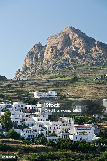 Insel Unter Der Cliff Village Stockfoto und mehr Bilder von Anhöhe - Anhöhe, Berg, Berggipfel
