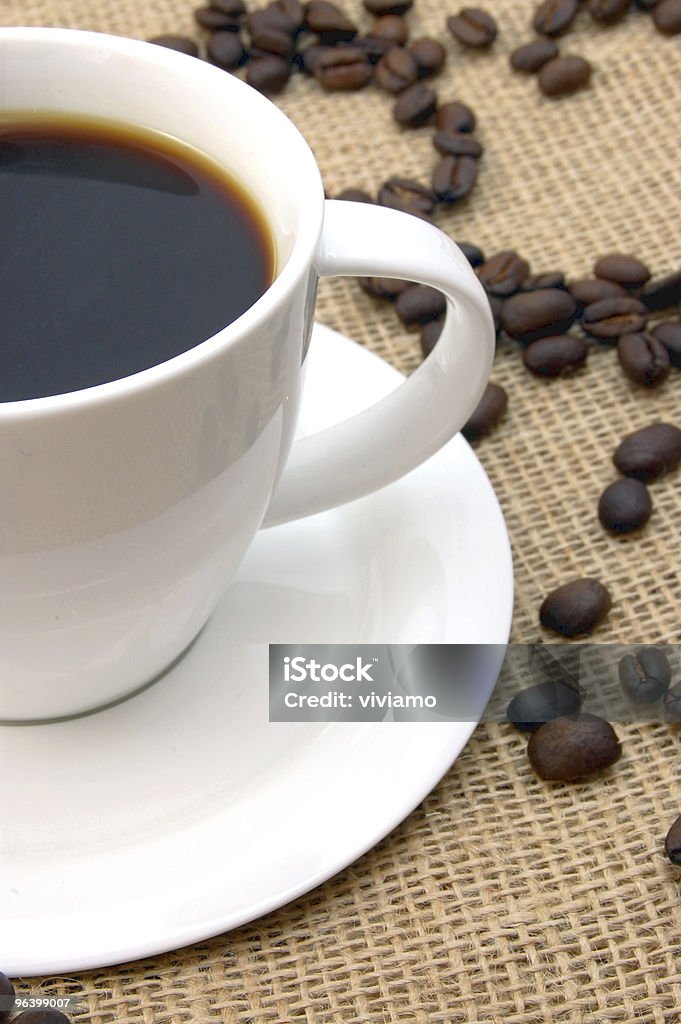 カップコーヒー豆 - お茶の時間のロイヤリティフリーストックフォト
