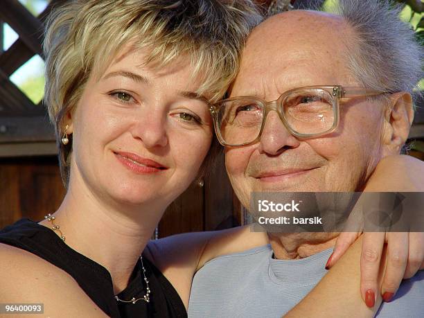 La Familia Foto de stock y más banco de imágenes de Abrazar - Abrazar, Abuelo, Adulto