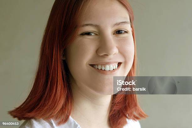 빨간 머리 여자아이 미소 감정에 대한 스톡 사진 및 기타 이미지 - 감정, 개념, 건강관리와 의술
