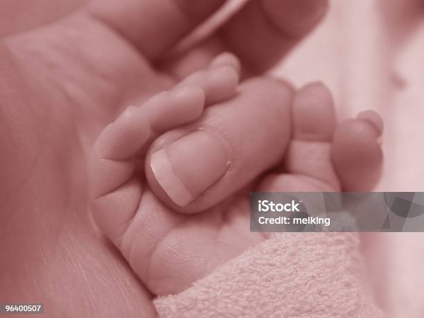 Foto de Bebê Segurando O Dedo e mais fotos de stock de Abstrato - Abstrato, Acessibilidade, Bebê