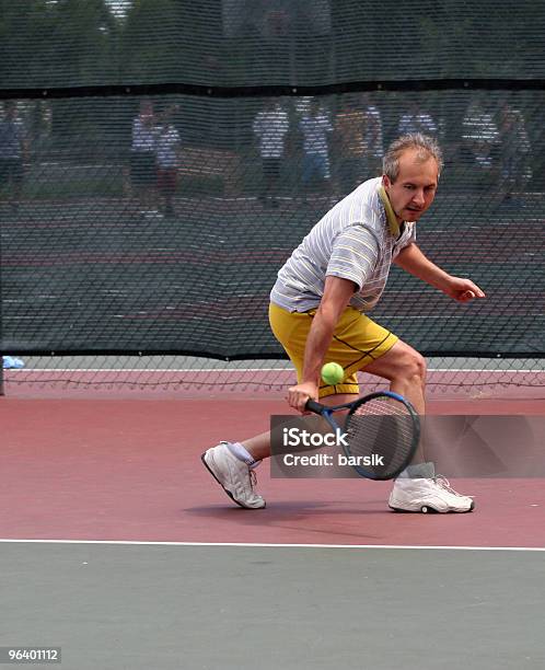 Giocatore Di Tennis - Fotografie stock e altre immagini di Adulto - Adulto, Ambientazione esterna, Aperto