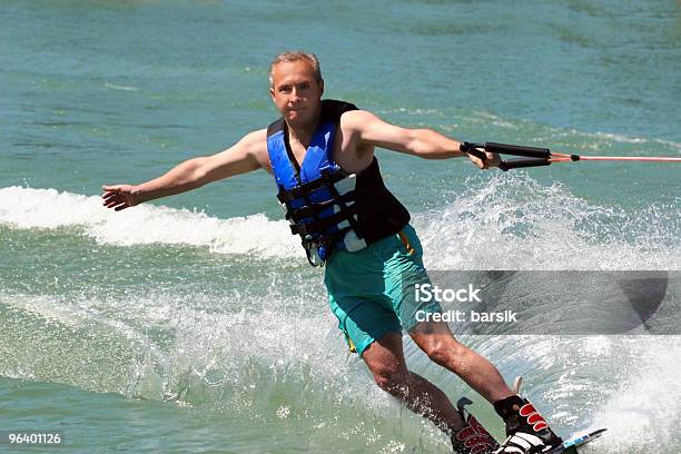 Photo libre de droit de Active De Séjour banque d'images et plus d'images libres de droit de Enfant - Enfant, Ski nautique, Activité