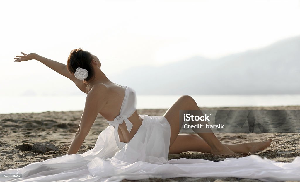 Noiva na praia - Foto de stock de Noiva royalty-free