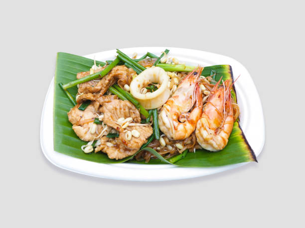 istock Street food Pad Thai 964045412