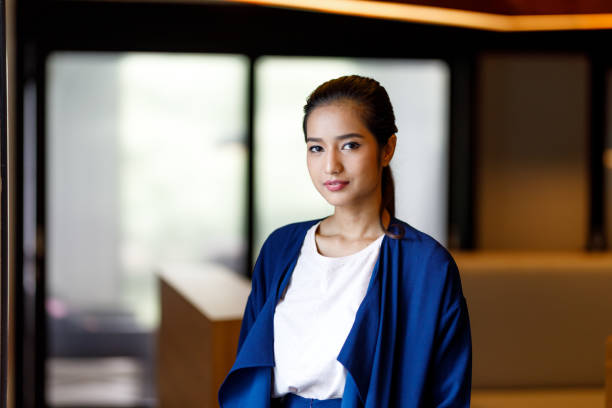 istock Asian Woman In Modern Office 964048106