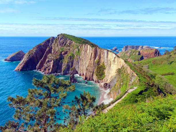 spiaggia del silenzio, asturie, spagna. - golfo di biscaglia foto e immagini stock