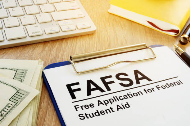 istock Free Application for Federal Student Aid (FAFSA) concept. 964200162