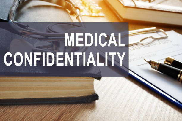 istock Medical confidentiality. Documents with personal information in a clinic. 964204004