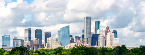 skyline de houston texas cityscape - scape photos et images de collection