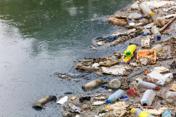 istock Water Pollution - Polluting the Seas 964313612