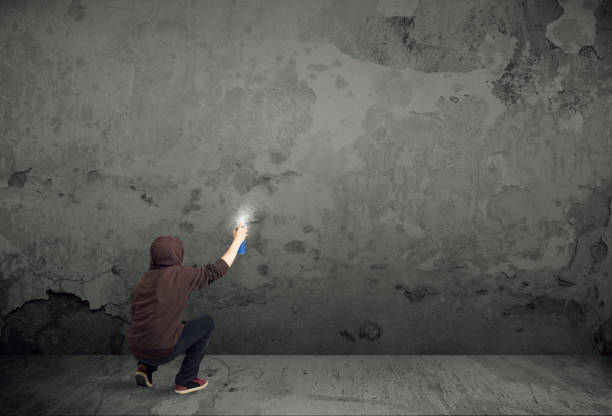 istock Young urban painter starting to draw 964439022