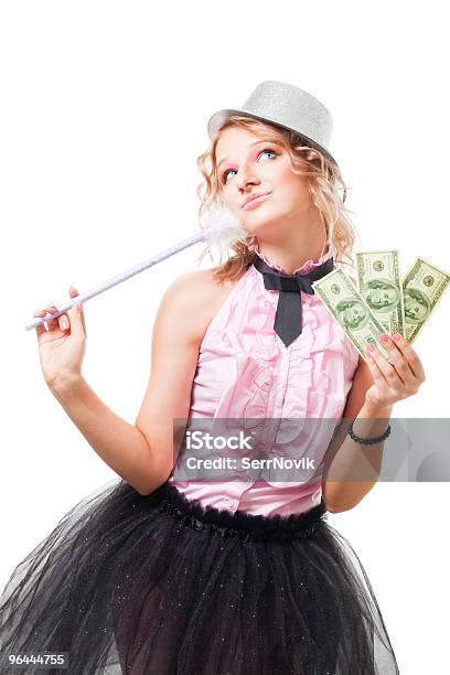 Photo libre de droit de Femme Blonde Illusionniste Avec Dollars banque d'images et plus d'images libres de droit de Adulte - Adulte, Baguette magique, Beauté