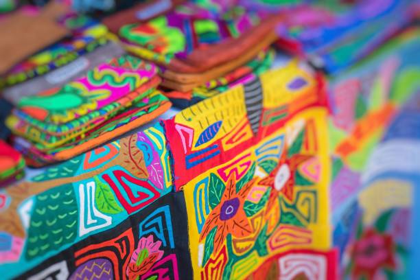 istock Street stall with hand-made souvenirs from Panama city 964453832