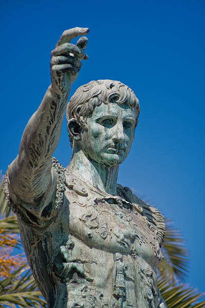 아우구스투스 - julius caesar augustus caesar statue rome 뉴스 사진 이미지