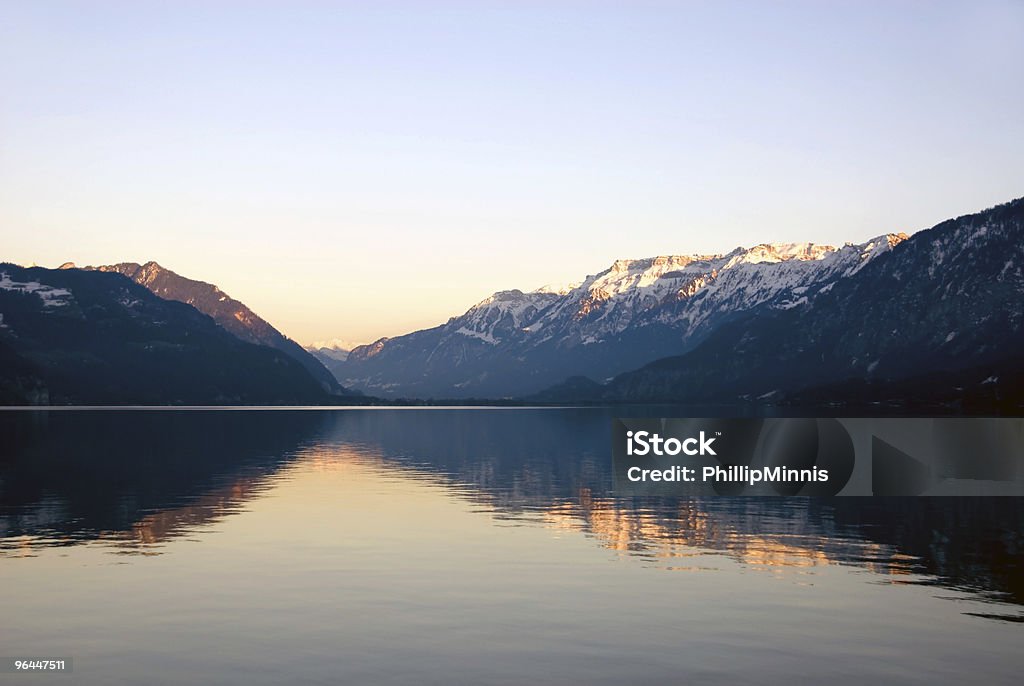 Thuner vedere-Interlaken - Foto stock royalty-free di Lago di Thun