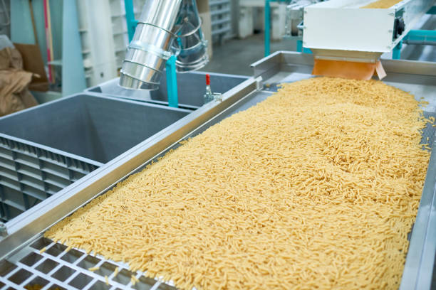 istock Macaroni in Food Factory 964483614