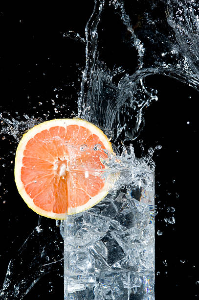 Fresh grapefruit and water