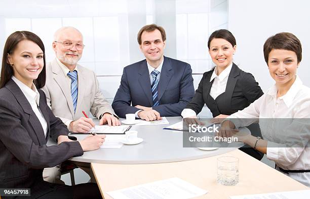 Equipo De Negocios Foto de stock y más banco de imágenes de Adulto - Adulto, Alegre, Amistad