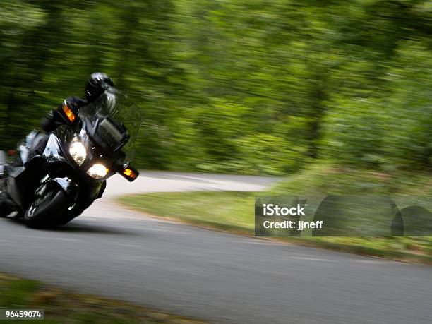 Bicicletta Da Corsa - Fotografie stock e altre immagini di Motocicletta - Motocicletta, Velocità, Casco protettivo da sport