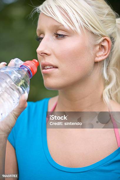 Água Fria Após A Longo Prazo - Fotografias de stock e mais imagens de Adulto - Adulto, Ao Ar Livre, Azul