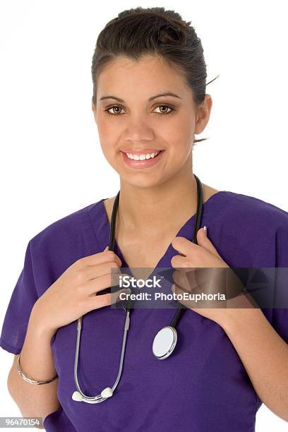 Schöne Hispanic Krankenschwester Stockfoto und mehr Bilder von 20-24 Jahre - 20-24 Jahre, Berufliche Beschäftigung, Braunes Haar