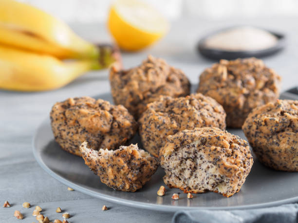 そば粉とケシの種子とバナナのマフィン - muffin freedom breakfast photography ストックフォトと画像