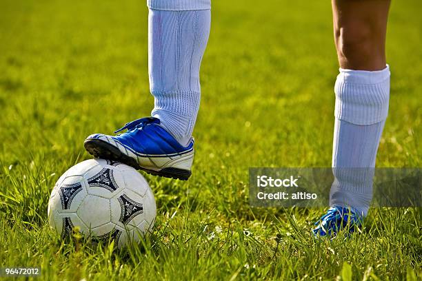 Soccerball 및 피트 Soccer Player 건강한 생활방식에 대한 스톡 사진 및 기타 이미지 - 건강한 생활방식, 경기장, 계절