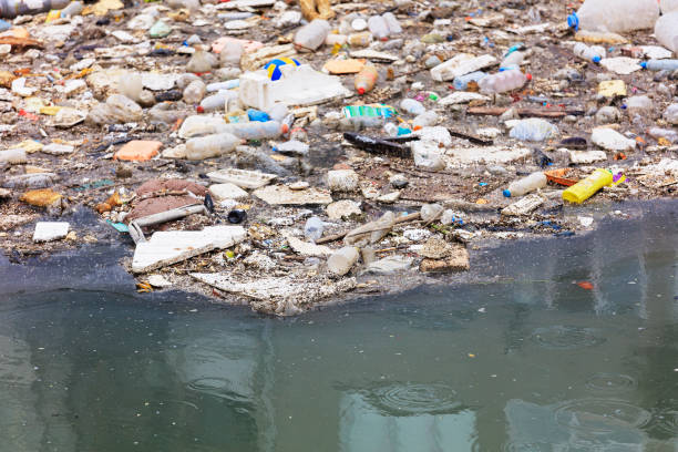 istock Water Pollution - Polluting the Seas 964839492