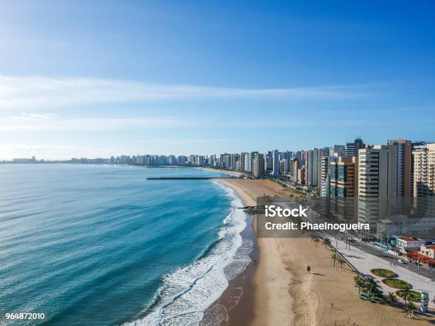 Photo libre de droit de Praia De Iracema Beach Dessus Fortaleza État Du Ceara Brésil banque d'images et plus d'images libres de droit de Fortaleza