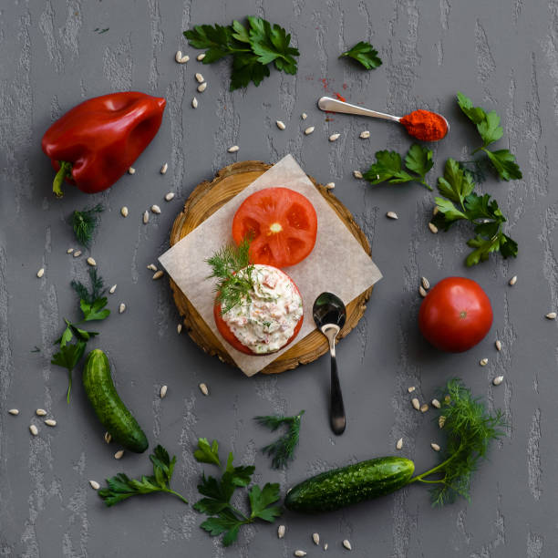 фаршированный томат - stuffed tomato fotografías e imágenes de stock