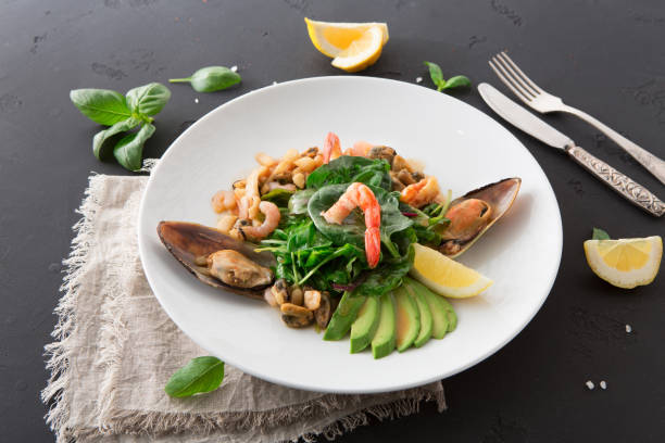 istock Warm salad with grilled seafood flat lay 964911100
