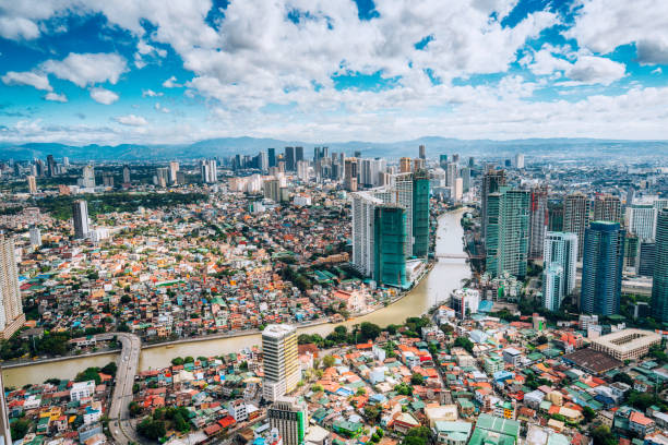 vista aérea sobre horizonte de makati, metro manila, filipinas - manila philippines makati city - fotografias e filmes do acervo