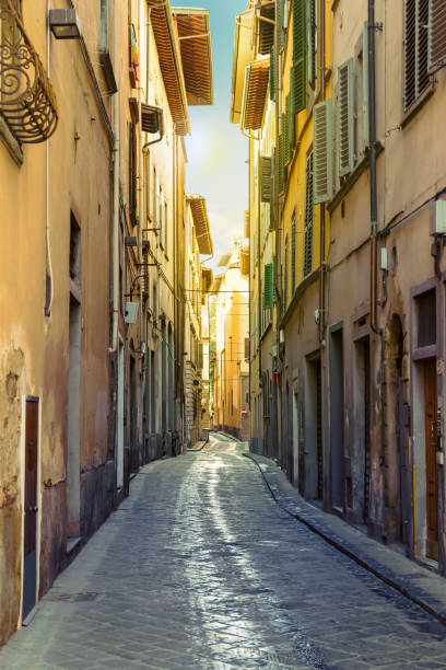 istock Narrow street in Florence 964976158