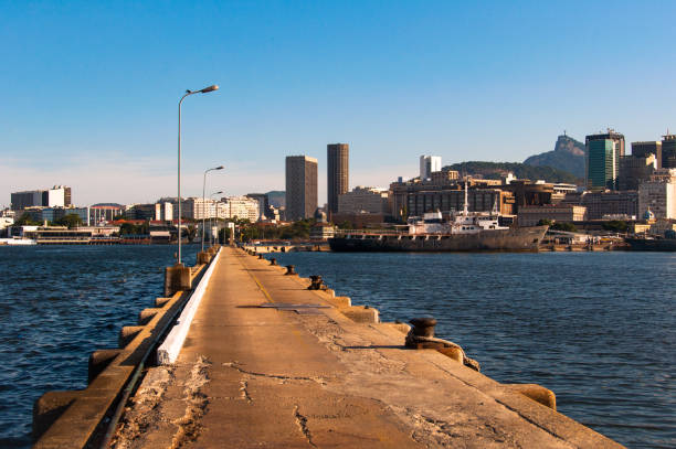 istock Concrete Pier to Rio de Janeiro 964988844