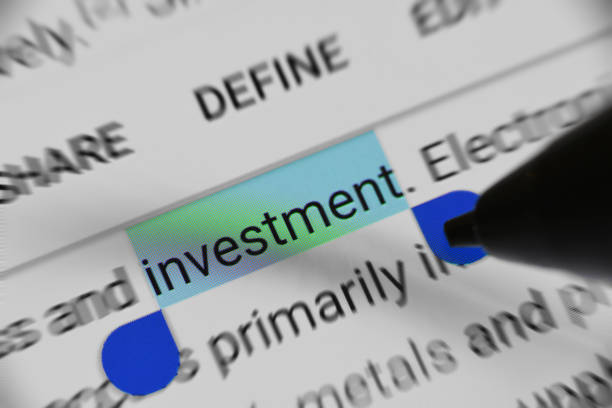 istock Investment related information Online 965067642